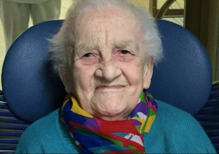 I 100 anni di Rina Sandoni: festa alla Casa per anziani