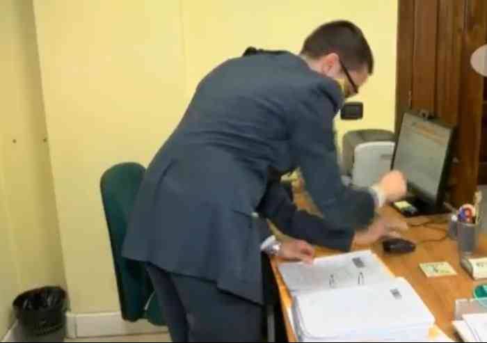 Raggiri a parenti anziani o in difficoltà per 1,6 milioni: scoperti