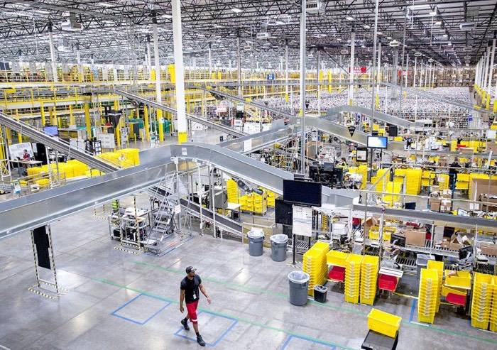 Amazon costretta ad assumere 1.300 lavoratori interinali