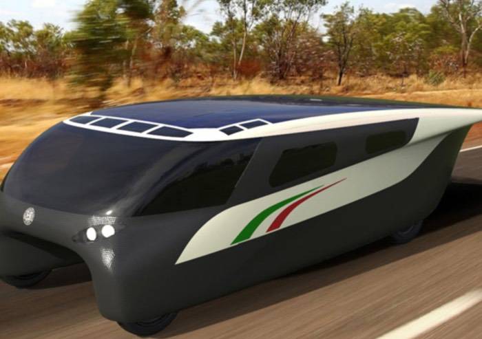 L'auto solare italiana si svela a Maranello