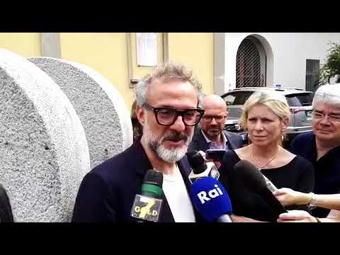 Bottura fa il francescano: 'Nel mondo che chiude porte noi accogliamo'