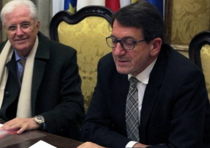 'Rimandare a casa Muzzarelli e la sua corte di yesman'