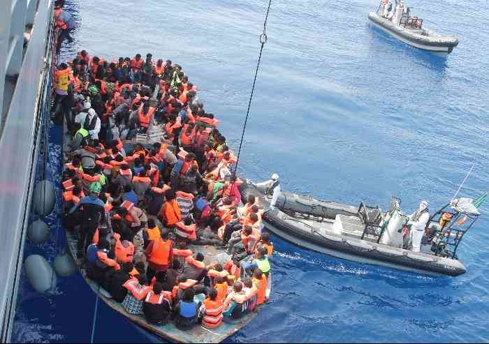 'Aquarius, chiudere i porti ma garantire solidarietà'
