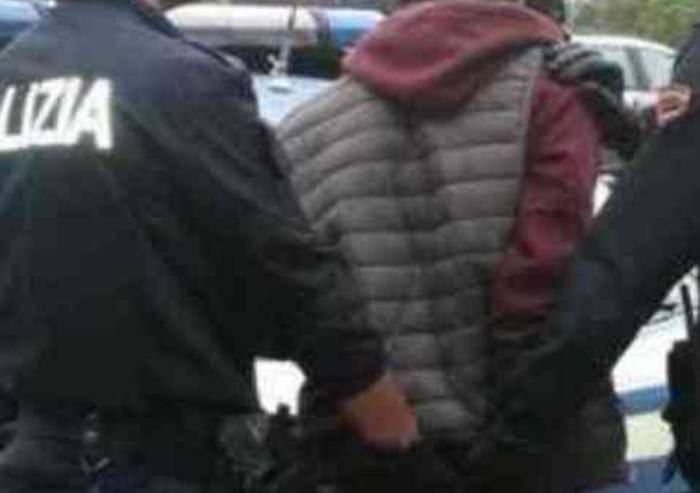 'Ho con me l'acido, lo uso se non mi dai la bambina'