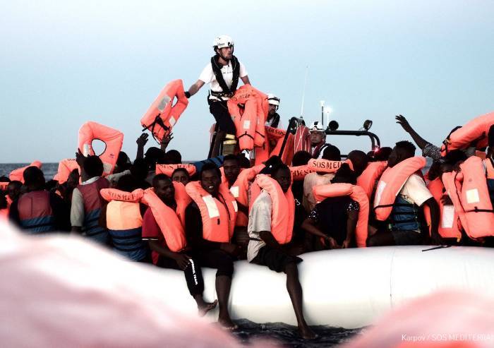 La Ong all'Italia: 'Avete fatto morire 100 persone in mare'