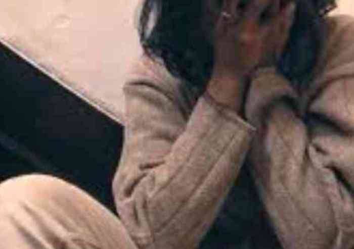 Sotto l'effetto delle droga aggredisce la madre: denunciato e allontanato da lei