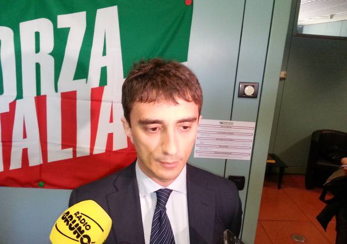 Bignami, FI: docenti a scuola in maglia rossa. Gesto fazioso