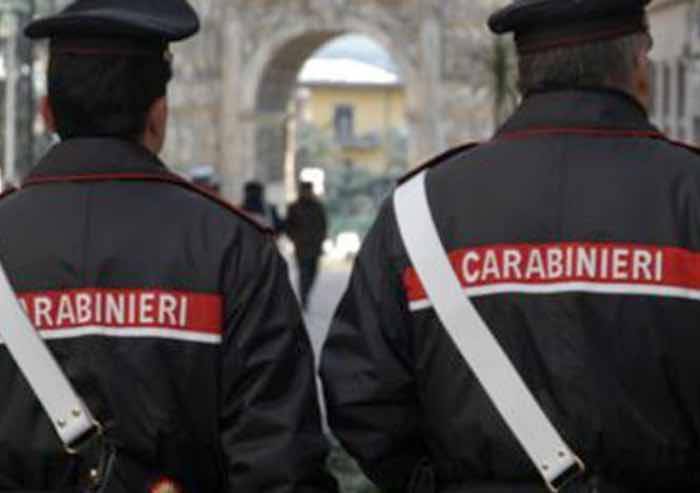 Carpi, tunisino sfregia connazionale e scappa col portafoglio: fermato