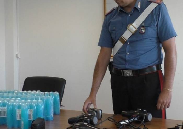 Castelfranco: 4 clandestini scovati dai Carabinieri con merce rubata