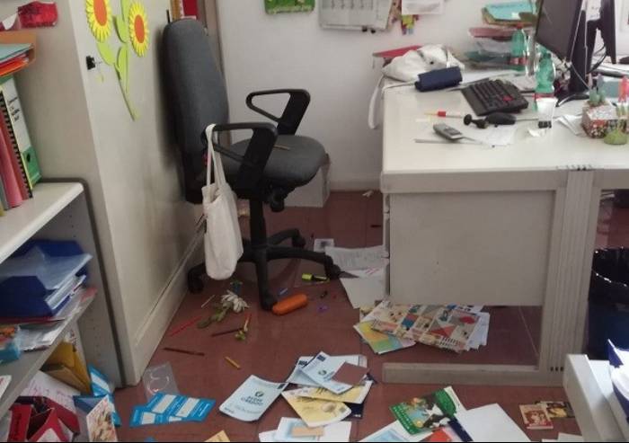 Madre albanese rifiuta allontanamento del figlio e aggredisce assistenti sociali