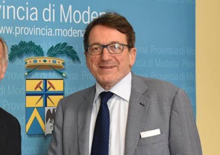 'Caso Tesauro, dimissioni collettive e intervenga la procura'