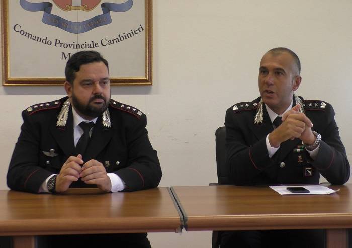 Il Tenente Colonnello Cristaldi saluta (commosso), la città