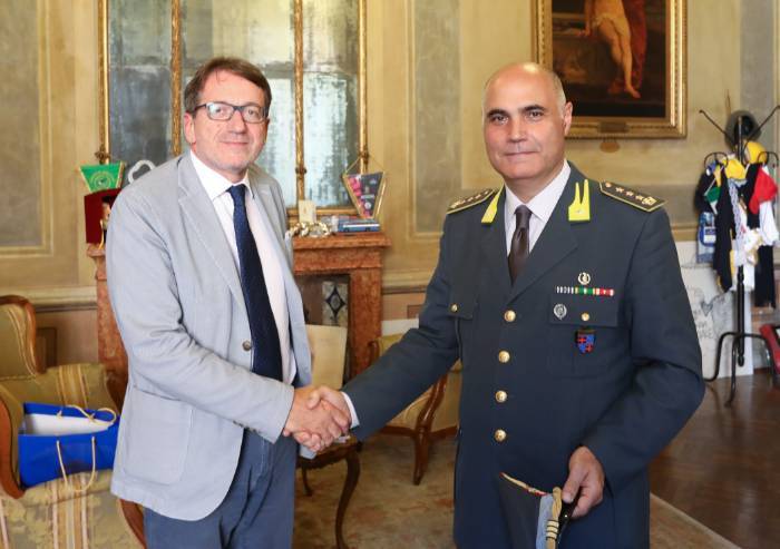 Il sindaco accoglie il nuovo comandante della Finanza