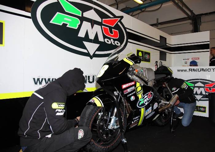 Riparte la scuola per meccanici di moto da corsa