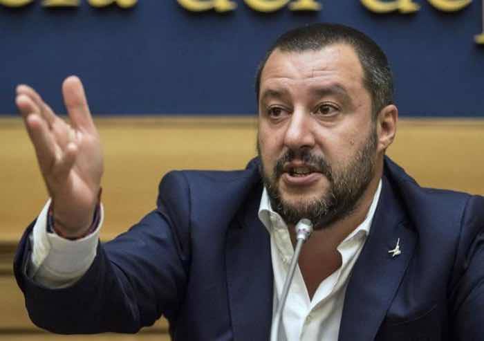 Via libera al decreto sicurezza, Salvini: 'Ora via i finti profughi'