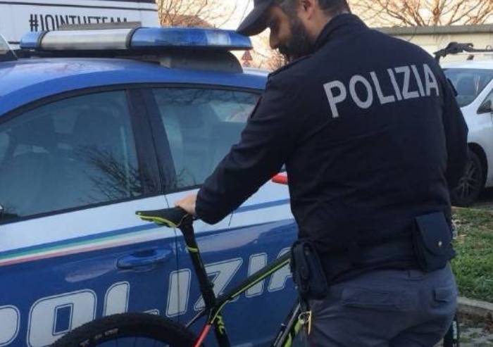 Furti in garage, arrestati due minori