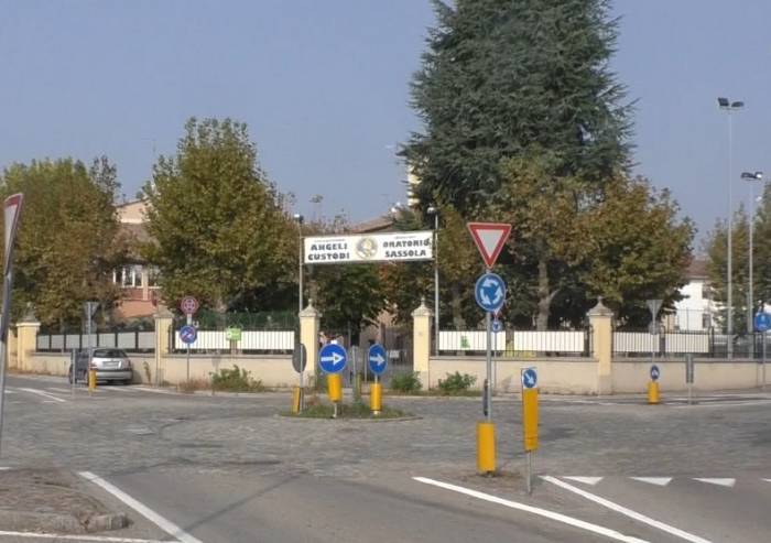 Atti osceni davanti a minori all'oratorio, denunciato 34enne