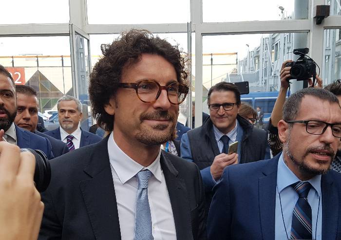 Toninelli: 'Secondo voi siamo in Parlamento per fare condoni fiscali?'