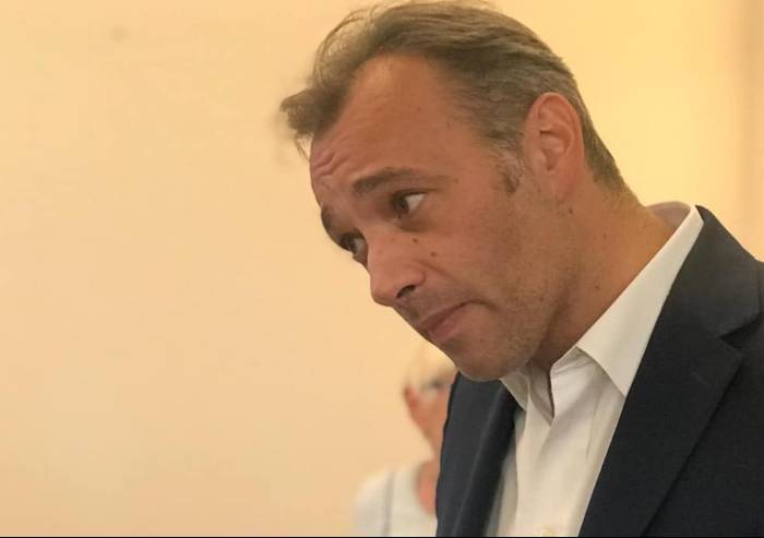 Congresso Pd, Muzzarelli grafomane: scrive a tutti ma snobba Richetti