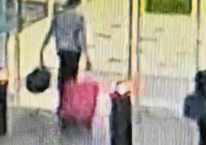 Valigie abbandonate al Grand'Emilia, scatta l'allarme