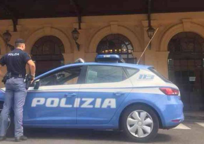 Rubano portafogli e telefoni, arrestati dalla Polizia in stazione