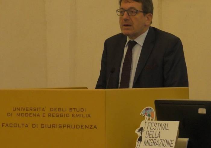 Muzzarelli, pochi minuti in cattedra ad Unimore, rilancia l'attacco a Salvini