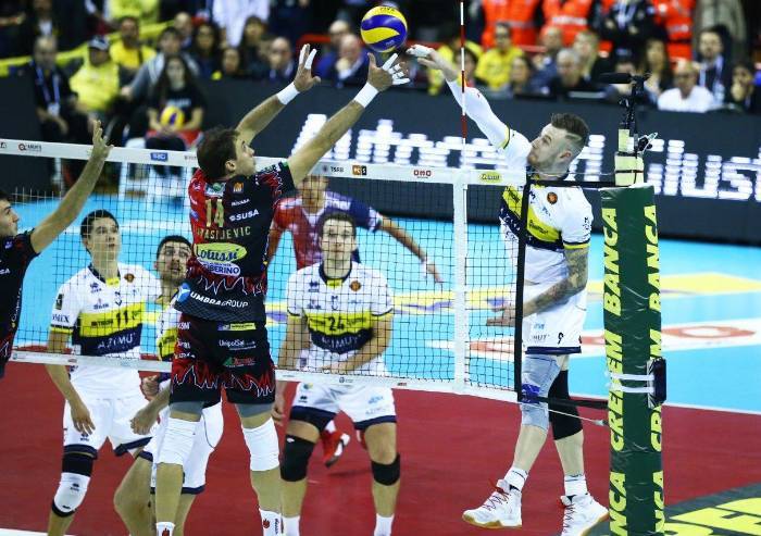Volley, l'Azimut Leo Shoes Modena si arrende a Perugia