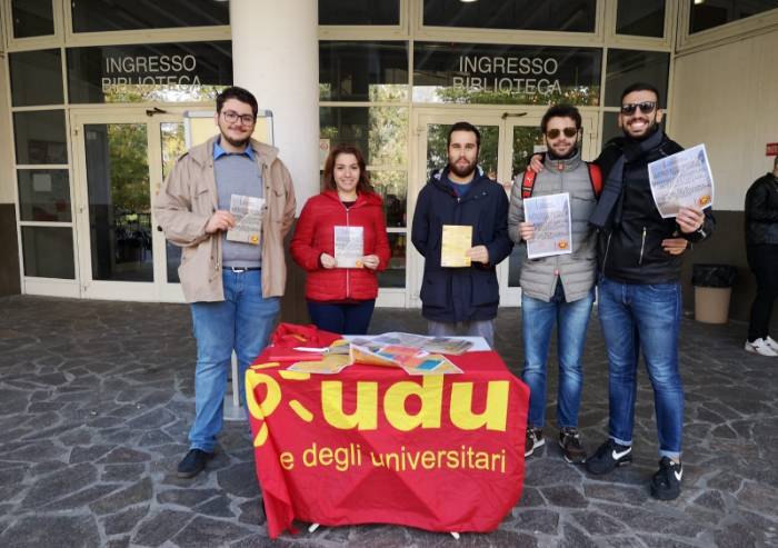 Udu Modena: 'Politiche universitarie, giù la maschera'