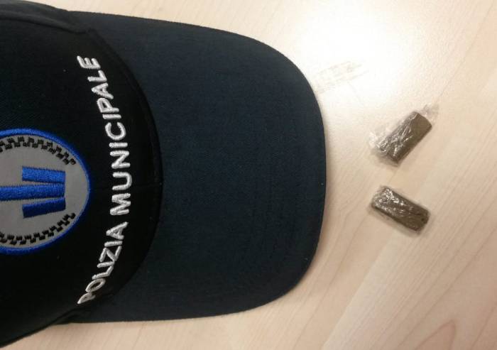 Formigine, vigili denunciano spacciatore minorenne