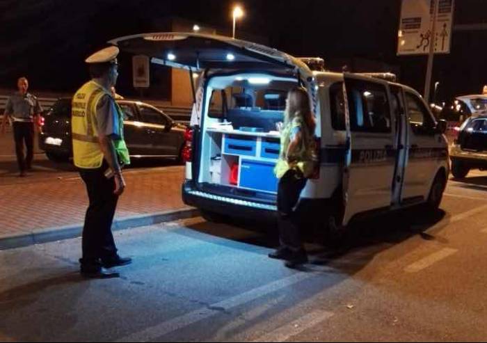 San Cesario, investe ciclista e scappa, fermato due ore dopo