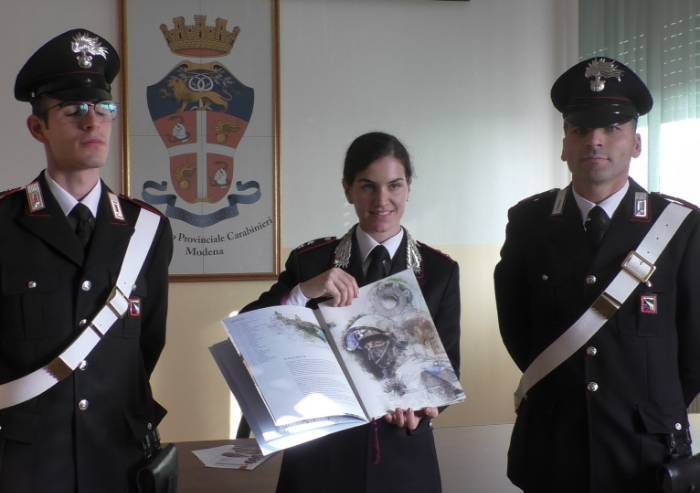 Carabinieri, il calendario 2019 col pensiero alle vittime di Genova