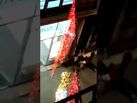 Spari ai Mercatini di Natale: Strasburgo sotto attacco, morti e feriti