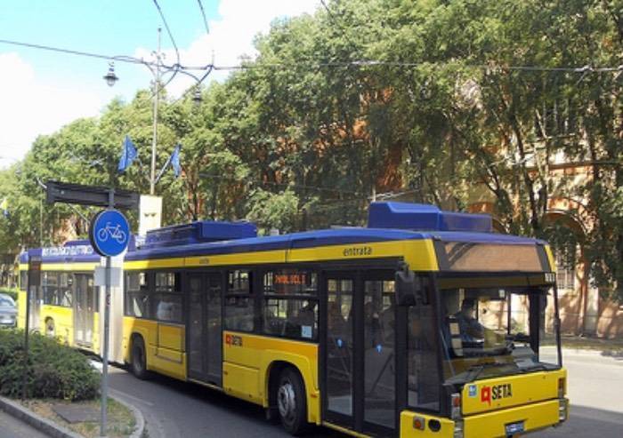 'Una odissea per pagare il biglietto del bus: costretta a scendere'