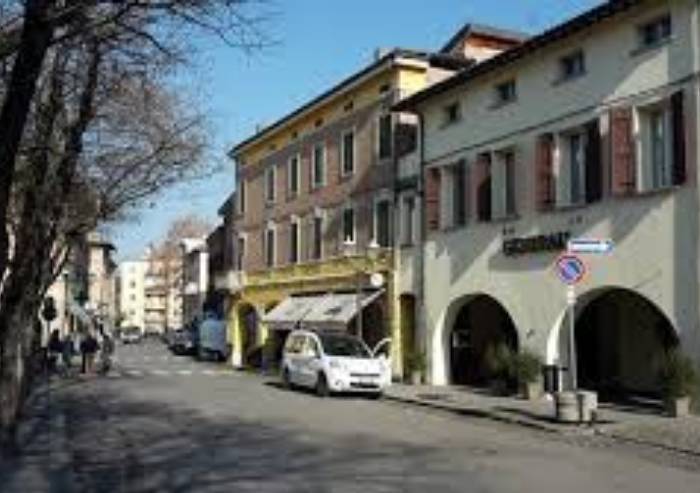 Formigine: il marciapiedi è rotto, ma la caduta non è rimborsata