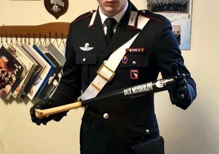 In auto con la mazza che inneggia al Duce: 20enne denunciato