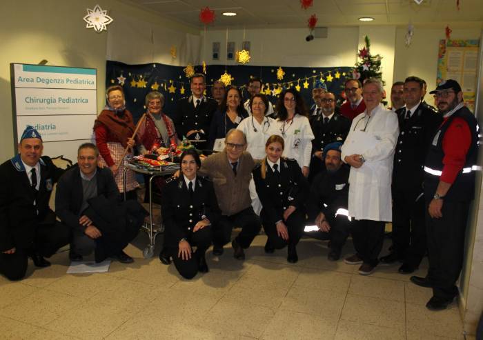 La Befana della polizia polizia penitenziaria per Pollicino