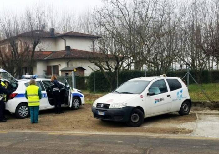 Castelfranco, abbandona rifiuti in strada: multe da 1200 euro