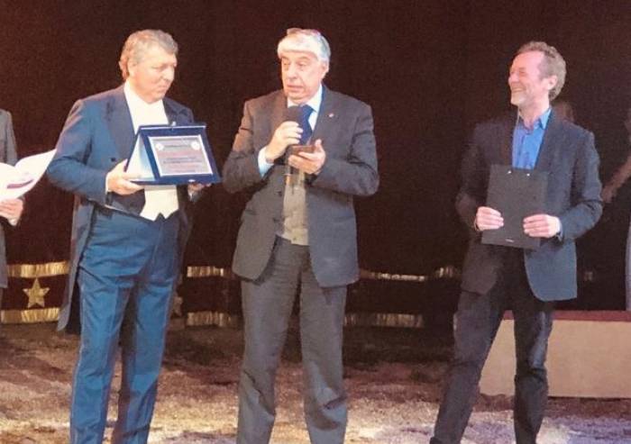 A Giovanardi il premio Fellini: è lui il grande amico del circo