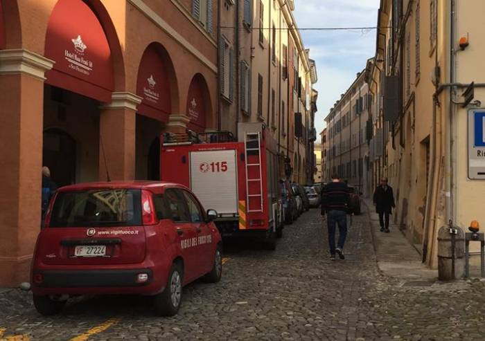 Cadavere parzialmente bruciato trovato in Rua Frati minori