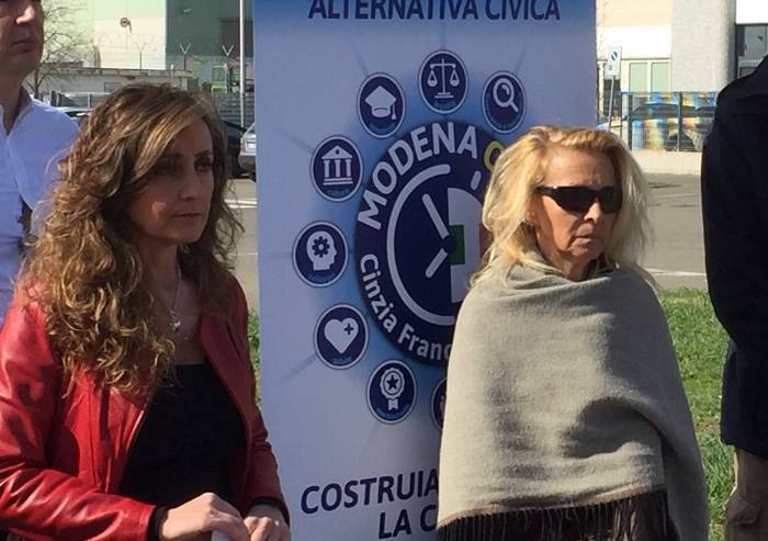 'Pago uno che la picchia in cortile': l'uomo che minacci? Catia Silva patteggia