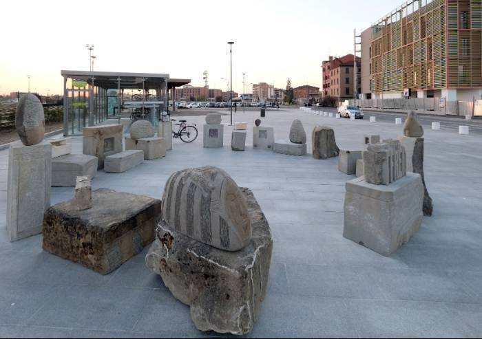 Sculture a Modena, ognuno vede ciò che sa