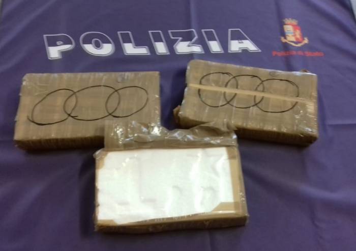 Polizia sequestra tre chili di cocaina ed arresta un insospettabile