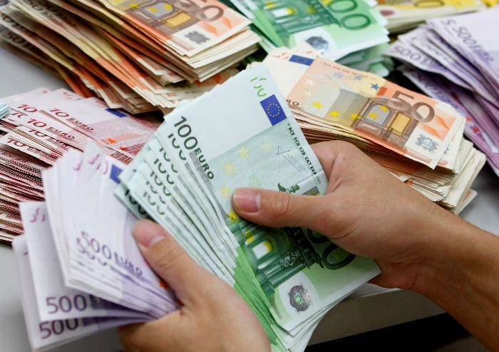 Riciclaggio denaro, a Modena mille segnalazioni l'anno