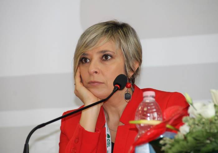 Molestie su lavoro: commessa e addetta pulizie costrette a licenziarsi