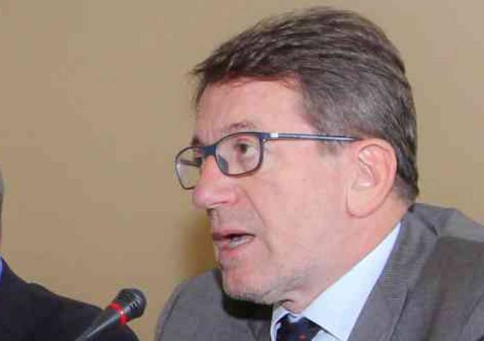 Muzzarelli: 'Perchè uno straniero irregolare era libero indisturbato?'