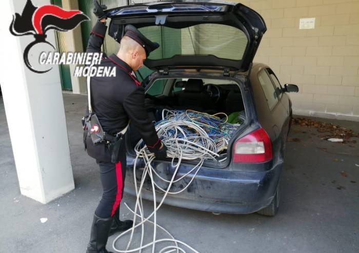 Soliera, rompono recinzione ditta e rubano cavi in rame: arrestati