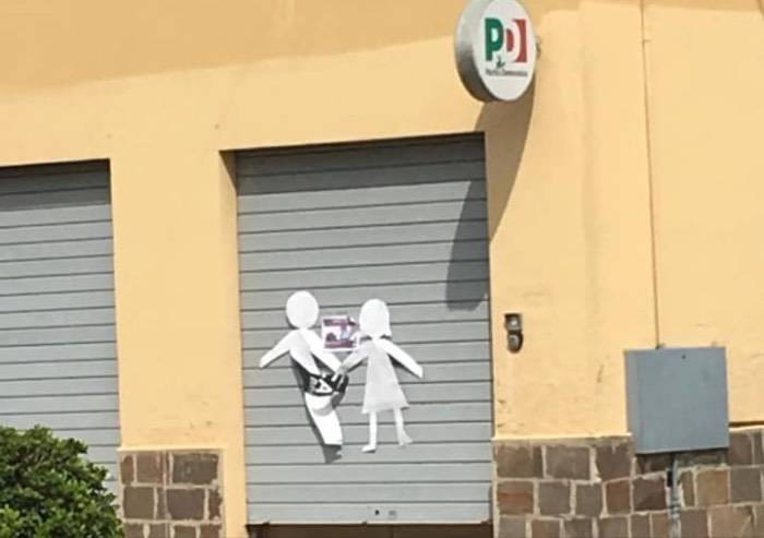 Caso Bibbiano: Forza Nuova tappezza di volantini alcune sedi Pd