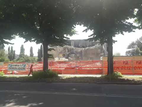 Ex Goya, le ruspe in azione sulla storica discoteca sassolese