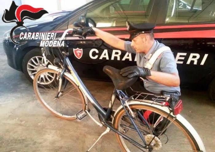 Mirandola, rubano bicicletta a un coetaneo: denunciati due minorenni