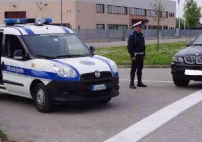 Formigine, scontro coinvolge 4 auto, grave una donna